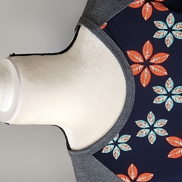 LuLaRoe Randy with floral print body and gray sleeves - Picture 5 of 11